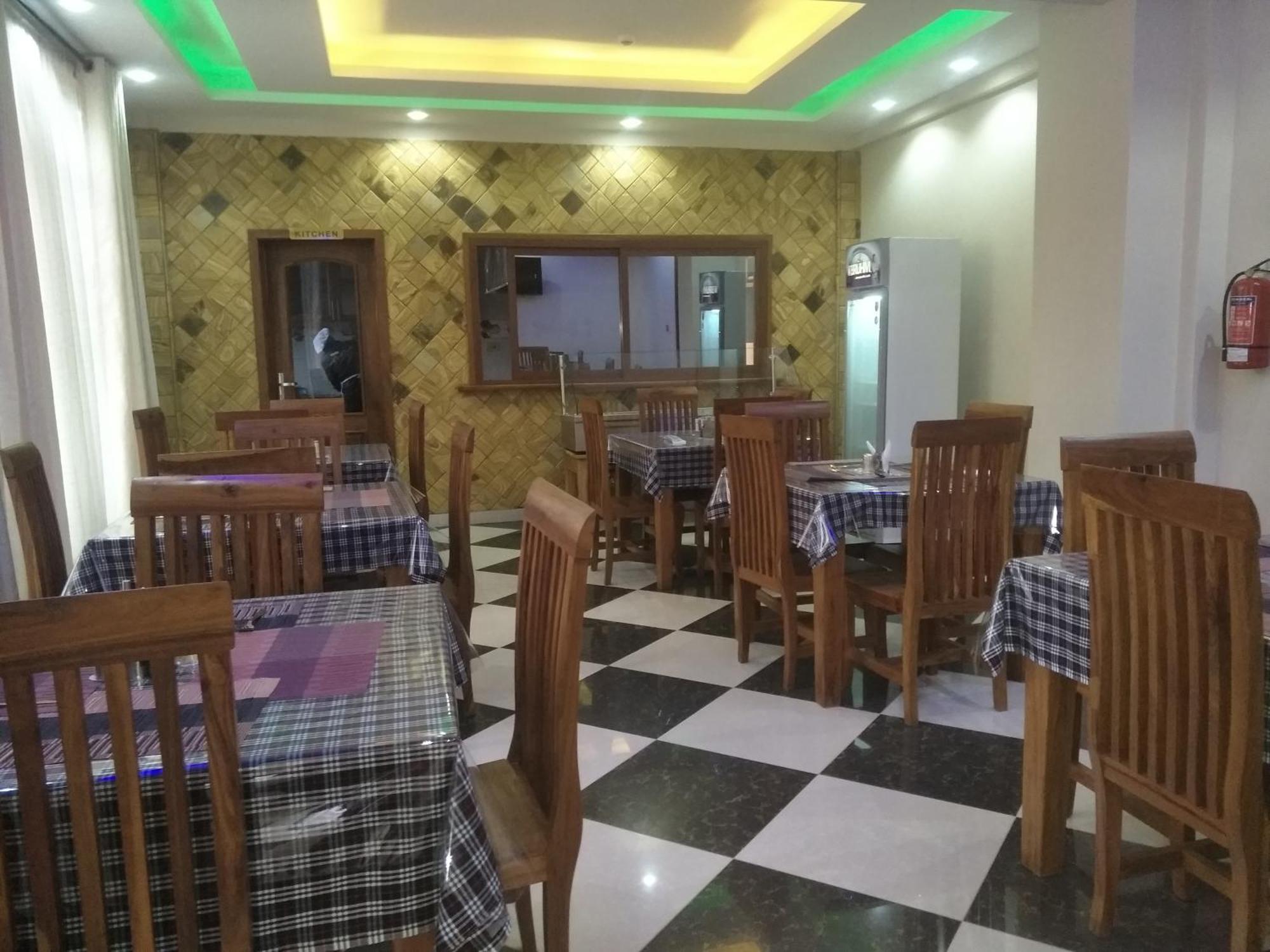 Aves Executive Hotel Arusha Exterior photo